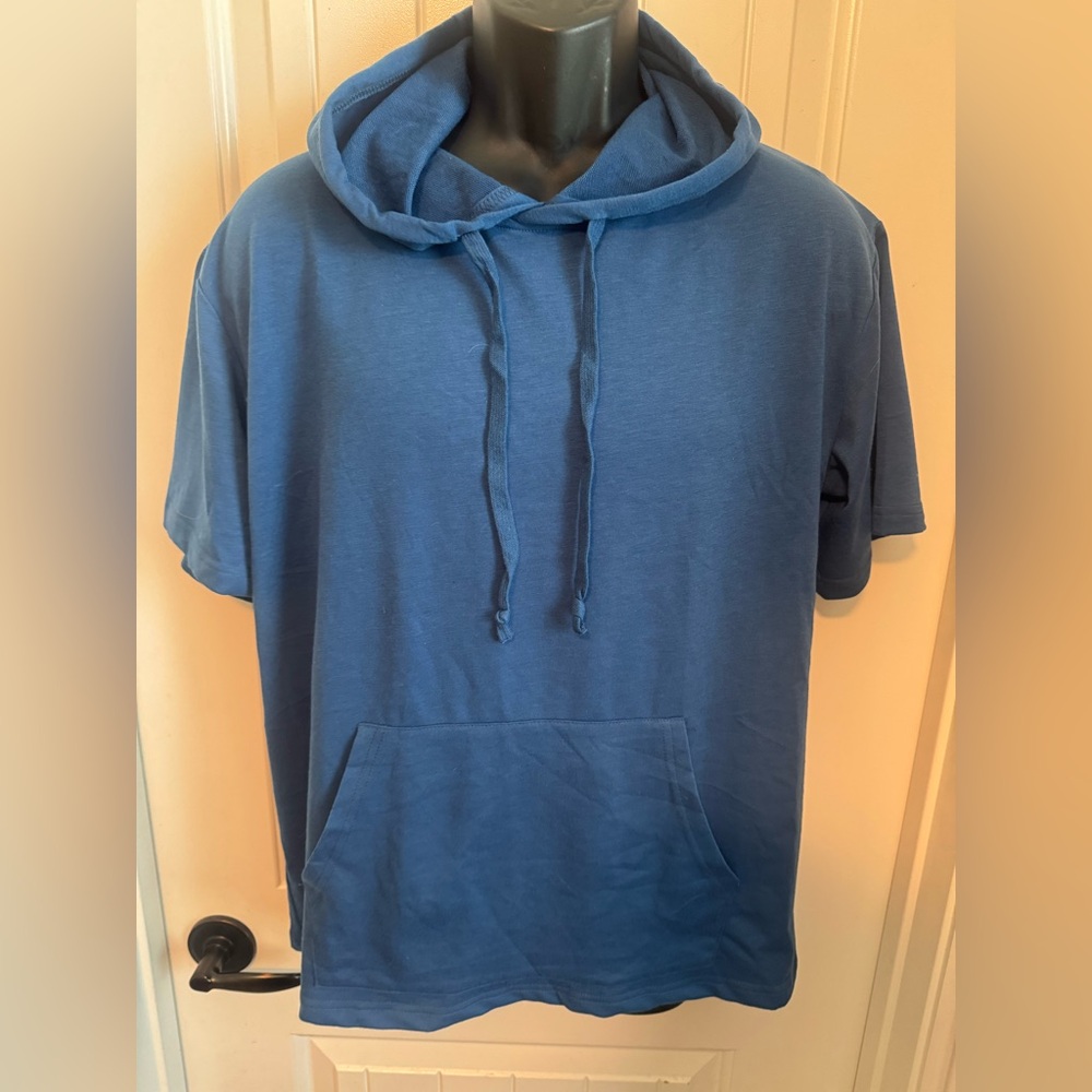 NWT COOFANDY Me4n’s Blue Short Sleeve Hoodie Kangaroo Pocket Stretch Fabric, L